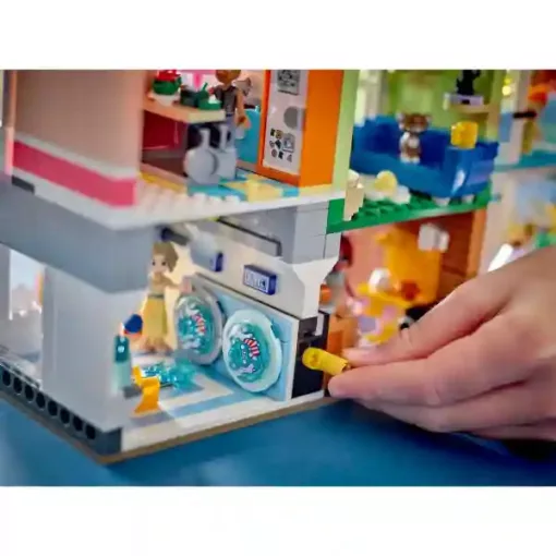 Lego Friends 42670 Heartlake City lakások és üzletek