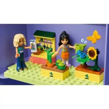 LEGO Friends 42697 Kreatív, bőröndalakú babaház