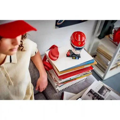 Lego 43014 Scuderia Ferrari HP Charles Leclerc sisakja