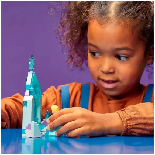 Lego Disney 43199 Jégvarázs 2: Elza kastélykertje