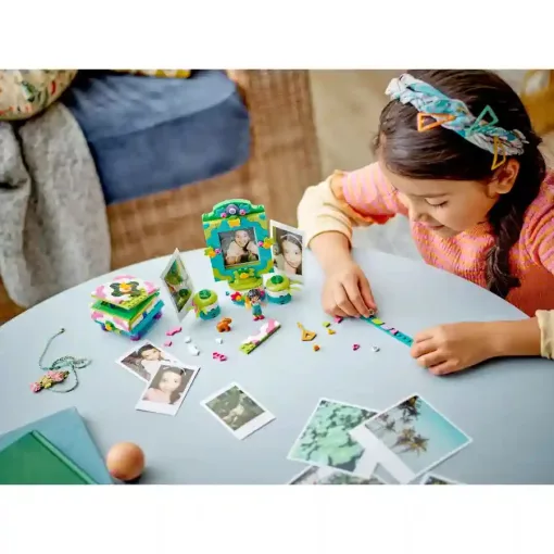 Lego Disney 43239 Encanto: Mirabel képkerete és ékszerdoboza
