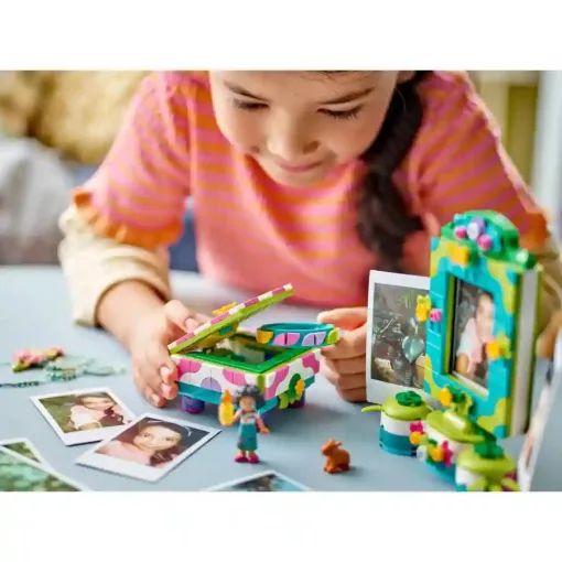Lego Disney 43239 Encanto: Mirabel képkerete és ékszerdoboza