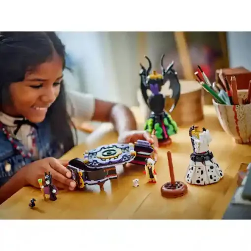 Lego Disney 43262 101 kiskutya: Demóna és Szörnyella De Frász ruhái