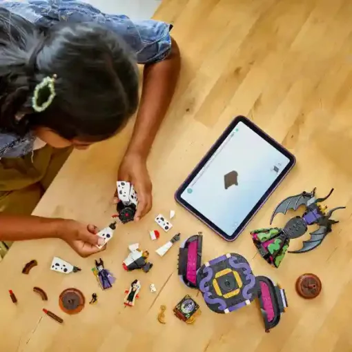 Lego Disney 43262 101 kiskutya: Demóna és Szörnyella De Frász ruhái