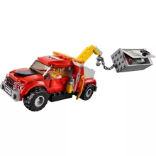 Lego City 60137 Bajba került vontató