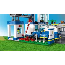 Lego City 60316 Rendőrkapitányság rendőrautóval és helikopterrel