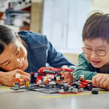 Lego City 60443 F1®-es boxutca és személyzet Ferrari versenyautóval