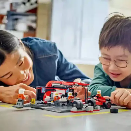 Lego City 60443 F1®-es boxutca és személyzet Ferrari versenyautóval