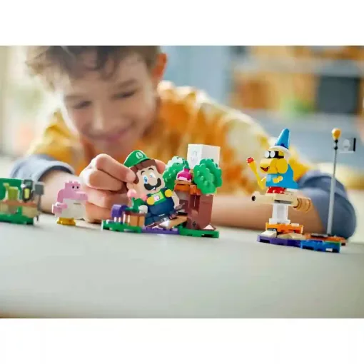 Lego Super Mario 71440 Kalandok az interaktív LEGO® Luigi™ figurával