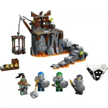 LEGO® NINJAGO® 71717 Utazás a koponyás tömlöcökbe
