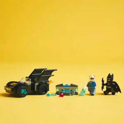 Lego DC Super Heroes 76301 Batman™ és a Batmobile™ vs. Mr. Freeze™