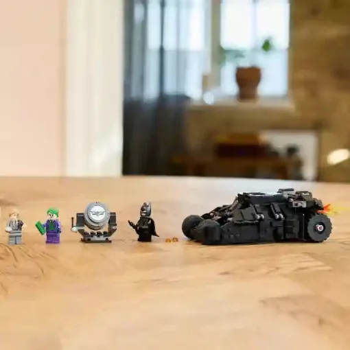 Lego DC Super Heroes 76303 Batman™ Tumbler vs. Kétarc™ és Joker™