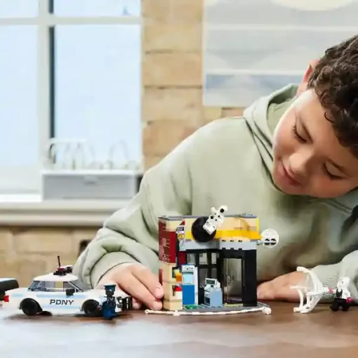 Lego Marvel 76311 Pókverzum: Miles Morales vs. Folt
