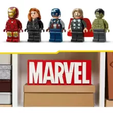 Lego Marvel 76313 MARVEL logó és minifigurák