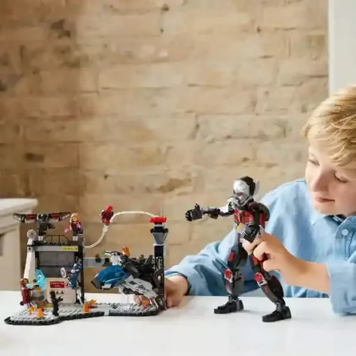 Lego Marvel 76314 Amerika Kapitány: Polgárháború csatajelenet