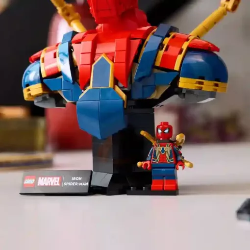 Lego Marvel 76326 Vas Pókember mellszobor