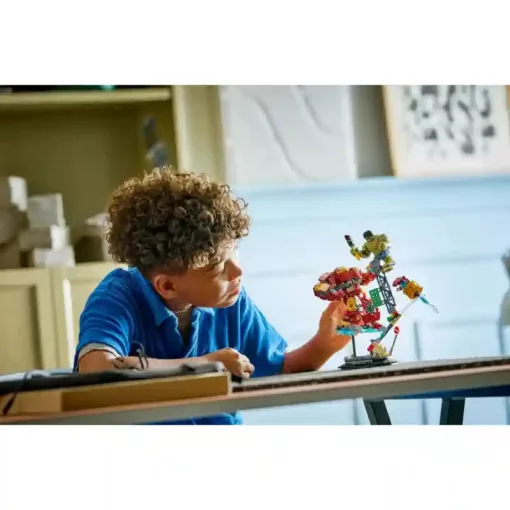 Lego Marvel 76343 Hulkbuster és Hulk óriási csatája