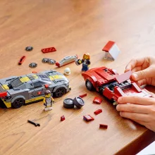 Lego Speed Champions 76903 Chevrolet Corvette C8.R versenyautó és 1969 Chevrolet Corvette autó