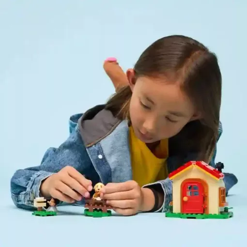 Lego Animal Crossing 77058 Goldie otthonos házikója