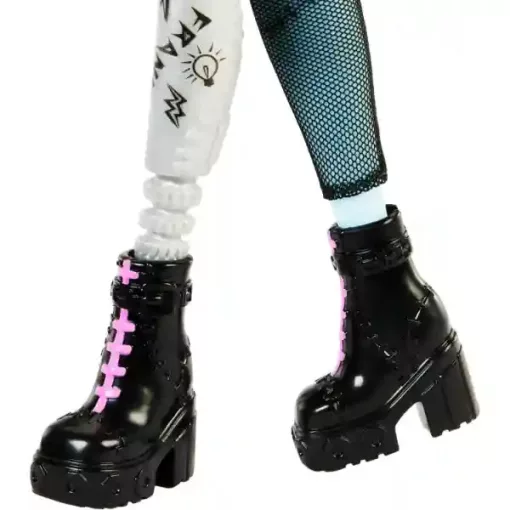 Mattel Monster High - Frankie Stein baba kutyus kisállattal