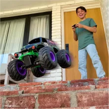 Monster Jam távirányítós RC Smash & Bash Grave Digger monster truck autó 33cm