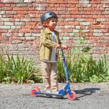 Marvel Bosszúállók fémvázas összecsukható kétkerekű gyerek roller lábfékkel, LED világítással