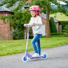 Disney Jégvarázs fémvázas összecsukható kétkerekű gyerek roller lábfékkel, LED világítással