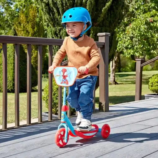 Marvel Póki és csodálatos barátai (Pókember) fémvázas háromkerekű gyerek roller LED világítással