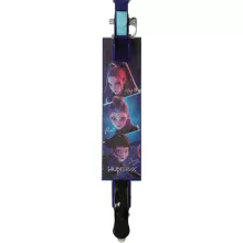 Disney K-pop démonvadászok fémvázas összecsukható kétkerekű gyerek roller lábfékkel, LED világítással