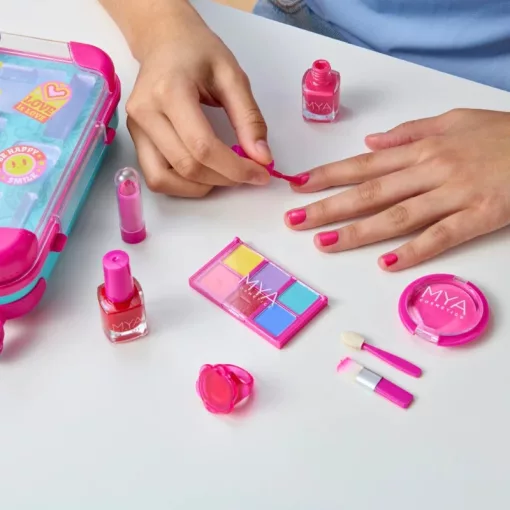 MYA Cosmetics sminkkészlet guruló kofferben