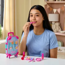 MYA Cosmetics sminkkészlet guruló kofferben