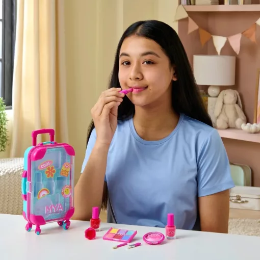 MYA Cosmetics sminkkészlet guruló kofferben