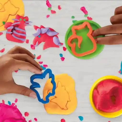 Hasbro Play-Doh 24 tégelyes színes gyurma készlet formákkal
