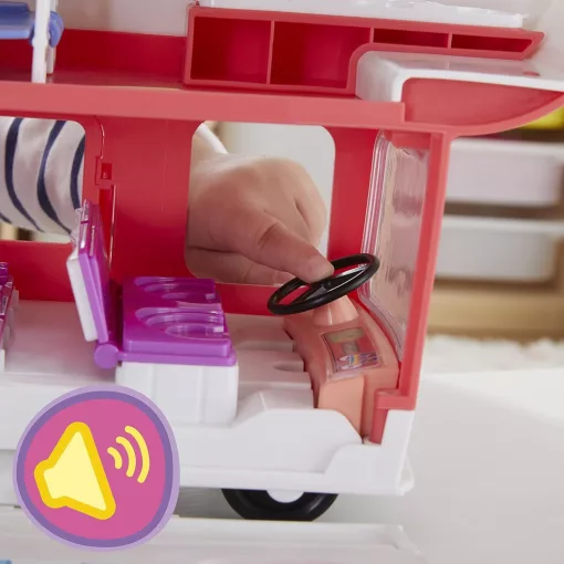 Hasbro Peppa Pig - Peppa malac interaktív lakókocsija figurákkal
