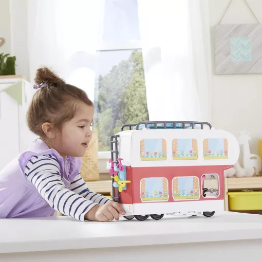 Hasbro Peppa Pig - Peppa malac interaktív lakókocsija figurákkal