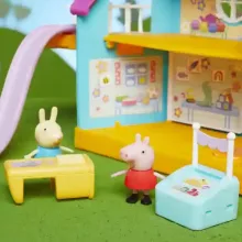 Hasbro Peppa Pig - Peppa malac interaktív klubháza figurákkal