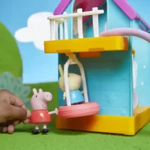 Hasbro Peppa Pig - Peppa malac interaktív klubháza figurákkal