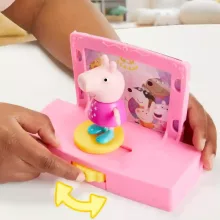 Hasbro Peppa Pig - Táncparti játékszett Peppa malac és Leopárd kisasszony figurákkal