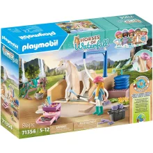 Playmobil 71354 Horses of Waterfall - Isabella és Lioness lómosóval