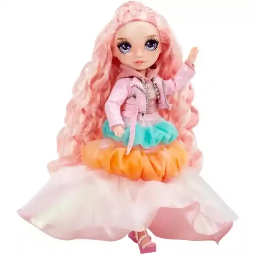 Rainbow High Winter Wonderland - Bella Parker rózsaszín divatbaba kiegészítőkkel