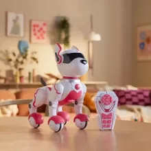 Zoey, a távirányítós RC interaktív robotkutya