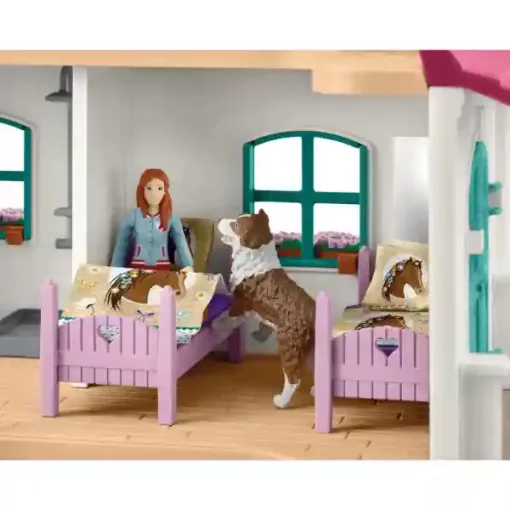 Schleich 42706 Hannah családi háza lovardával és lovakkal (csomagolássérült-új)