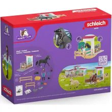 Schleich 42709 Lisa és Storm hannoveri lova istállóval