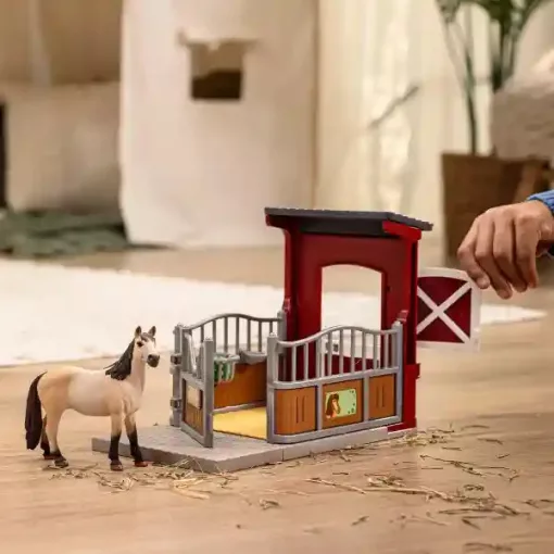 Schleich 42724 Istálló Musztáng kancával
