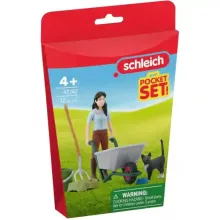 Schleich 42747 Istálló takarító készlet Emilyvel és cicájával
