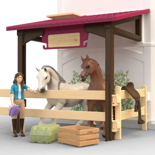 SCHLEICH 42785 Lakeside lakóház istállóval és lovakkal