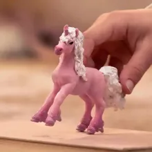 Schleich 70832 Virágunikornis csikó