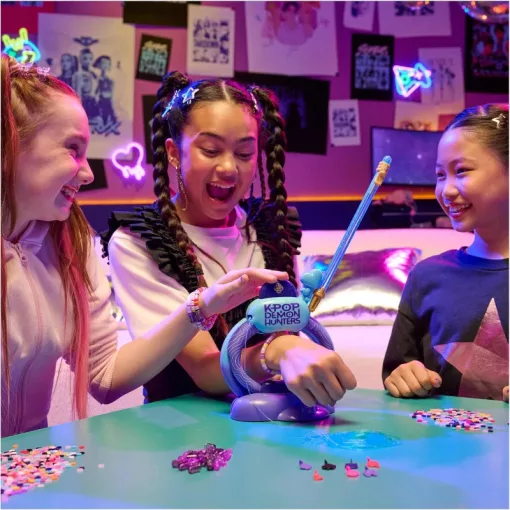 Cool Maker K-pop démonvadászok karkötő készítő gép kiegészítőkkel