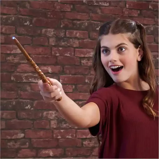 Spin Master Harry Potter - Hermione interaktív varázspálcája patrónus világítással