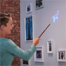 Spin Master Harry Potter - Harry Potter interaktív varázspálcája patrónus világítással